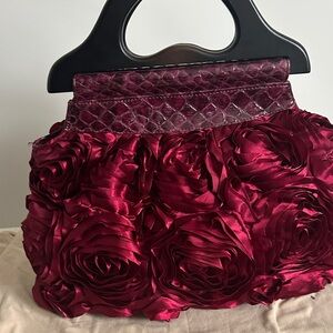 Elegant Red Rose Pattern Handbag